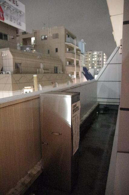 FAVEUR（ファブール）(渋谷区/ラブホテル)の写真『503号室 避難ばしごのあるバルコニー』by マーケンワン