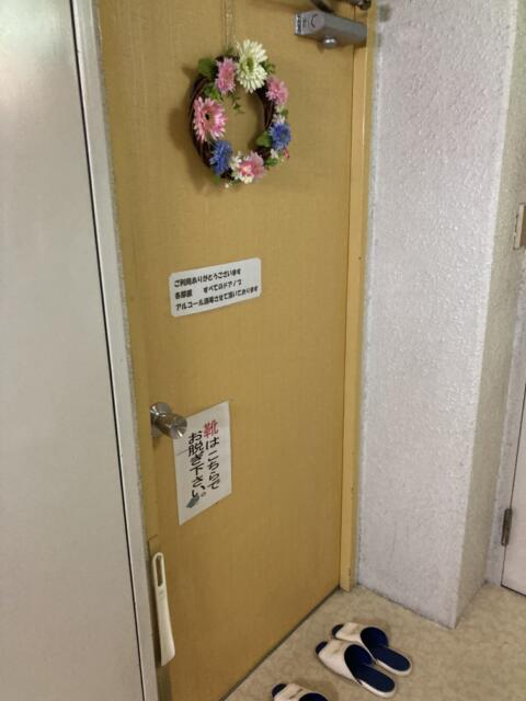 ホテル女神(浜松市/ラブホテル)の写真『28号室玄関』by 一刀流