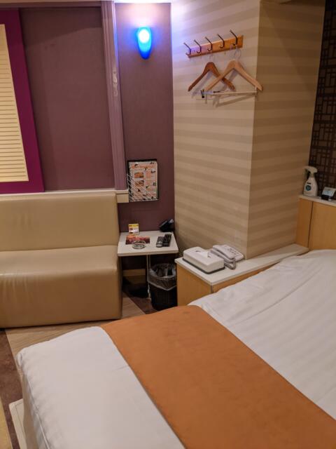 ビアンカドゥエ(豊島区/ラブホテル)の写真『305号室(ベッド周り)』by マーシ