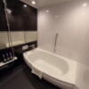 ホテル 小山 (KOYAMA）(新宿区/ラブホテル)の写真『205号室 浴槽 レインボーライト付き』by angler