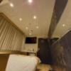 ホテル 小山 (KOYAMA）(新宿区/ラブホテル)の写真『205号室 浴室側から入り口を見る』by angler