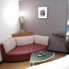 ルテシア(渋谷区/ラブホテル)の写真『303号室　扇形で揃えたソファーとテーブル』by マーケンワン