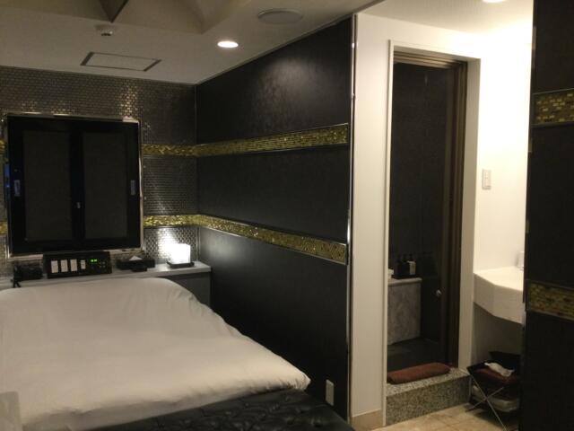 HOTEL Bless（ブレス)(新宿区/ラブホテル)の写真『203号室 TV側から見た室内』by ACB48