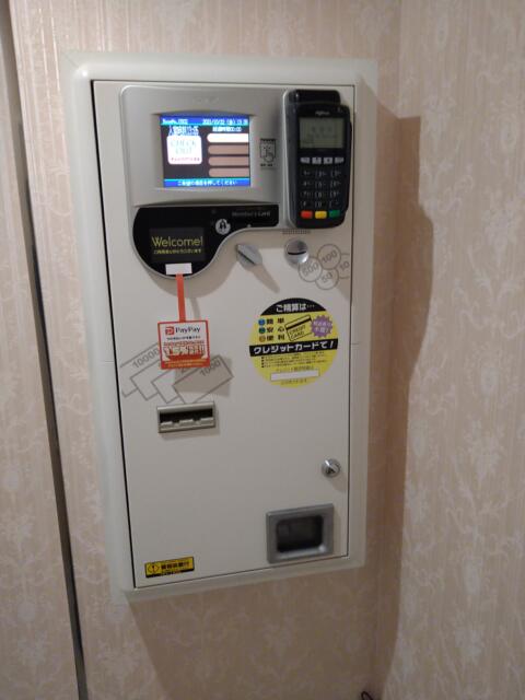 HOTEL ALL-INN G（オールインジー）(豊島区/ラブホテル)の写真『302号室 玄関の自動精算機』by なめろう