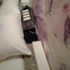 HOTEL ALL-INN G（オールインジー）(豊島区/ラブホテル)の写真『302号室 枕元。手前の白い箱の中身は電マ。スマホの充電コードが２本あったがどちらも合わなかった…』by なめろう