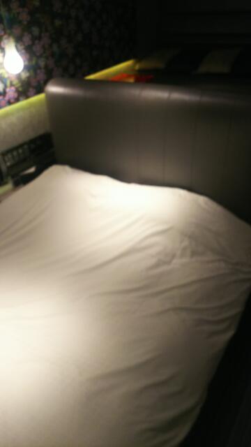 IKASU HOTEL(八王子市/ラブホテル)の写真『205号室・ベッド』by 郷ひろし（運営スタッフ）