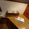 ペリカン(渋谷区/ラブホテル)の写真『201号室 ベッドサイドの調光、エアコン、ゴム、ティッシュ』by angler