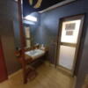 ペリカン(渋谷区/ラブホテル)の写真『201号室浴室入り口 ゆの暖簾がいい味を出しています。』by angler