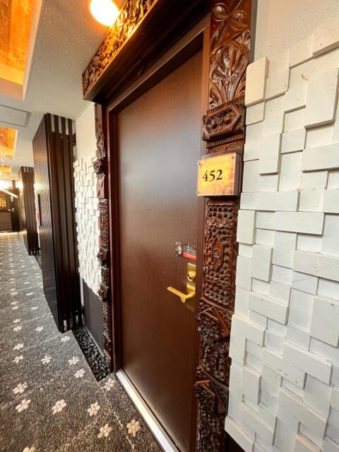 Petit Bali(プティバリ) 東新宿(新宿区/ラブホテル)の写真『452号室　外玄関』by INA69