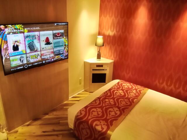 HOTEL LaLa Resort(台東区/ラブホテル)の写真『303号室利用、部屋を手前から奥。(21,11)』by キジ
