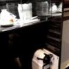 ホテルAVYSS(アビス)(新宿区/ラブホテル)の写真『901号室茶器と持ち込み用冷蔵庫。電子レンジにラップもあり』by 春風拳