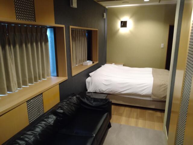 HOTEL 風々(ふふ)(新宿区/ラブホテル)の写真『213号室 部屋全景』by なめろう