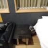 HOTEL 風々(ふふ)(新宿区/ラブホテル)の写真『213号室 ソファー反対横にテーブルとゴミ箱』by なめろう