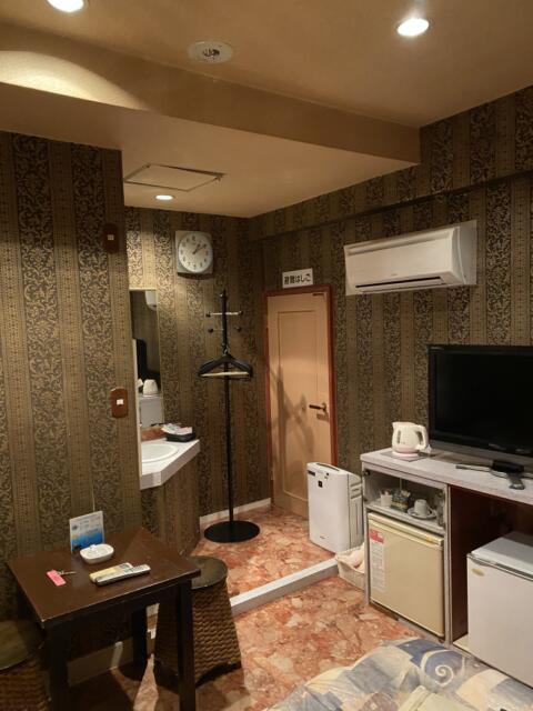 モンリーヴ(川口市/ラブホテル)の写真『301号室(右奥から手前)』by こねほ