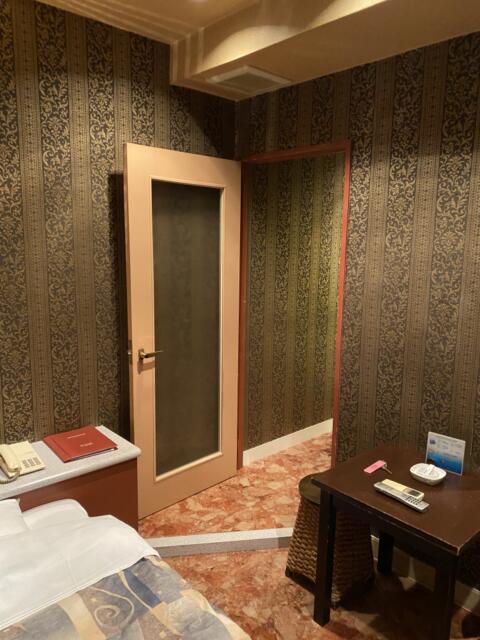モンリーヴ(川口市/ラブホテル)の写真『301号室(左奥から手前)』by こねほ