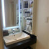HOTEL MYTH BS(マイスビーエス)(大阪市/ラブホテル)の写真『201号室　アメニティが充実の洗面台』by PINK SCORPION