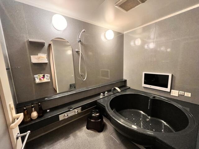 BaliAn RESORT(バリアンリゾート)新宿(新宿区/ラブホテル)の写真『602号室　浴室全景』by INA69