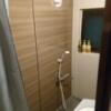 HOTEL 風々(ふふ)(新宿区/ラブホテル)の写真『101号室（水回りゾーン。浴槽はなくシャワーのみ）』by 格付屋