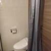 HOTEL 風々(ふふ)(新宿区/ラブホテル)の写真『101号室（水回りゾーン。トイレ。ウォシュレットはTOTO製）』by 格付屋