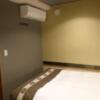HOTEL 風々(ふふ)(新宿区/ラブホテル)の写真『101号室（入口横から部屋奥方向）』by 格付屋