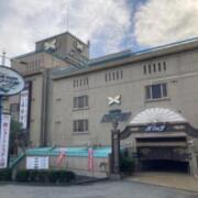 ホテル スイング茨木(茨木市/ラブホテル)の写真『昼の外観』by まさおJリーグカレーよ