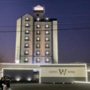 ホテル W STYLE（ダブリュースタイル）(京都市伏見区/ラブホテル)の写真『夜の外観』by まさおJリーグカレーよ