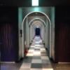 HOTEL SUN SILK（サンシルク）(高崎市/ラブホテル)の写真『２階廊下。突き当たるまで左右にいくつも道があり部屋がありました。今回の部屋は突き当たった右側にありました。』by なめろう