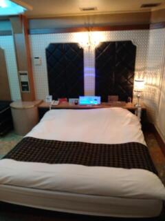 ホテル MOBILIA(モビリア)(鶴ヶ島市/ラブホテル)の写真『401号室 ベッド』by なめろう