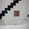 ホテル ゲルマニア(嬉野市/ラブホテル)の写真『110号室（ベッドの部屋とは別扉）、浴室はシンプル、嬉野温泉水』by 猫饅頭