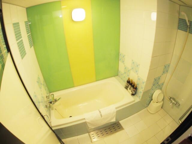 ホテル モアナ大塚(豊島区/ラブホテル)の写真『904号室 浴室』by koge