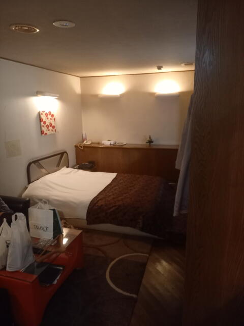 ル・ペイブラン(渋谷区/ラブホテル)の写真『503号室の全景。いろいろ持ち込みました。(^_^ゞ』by angler