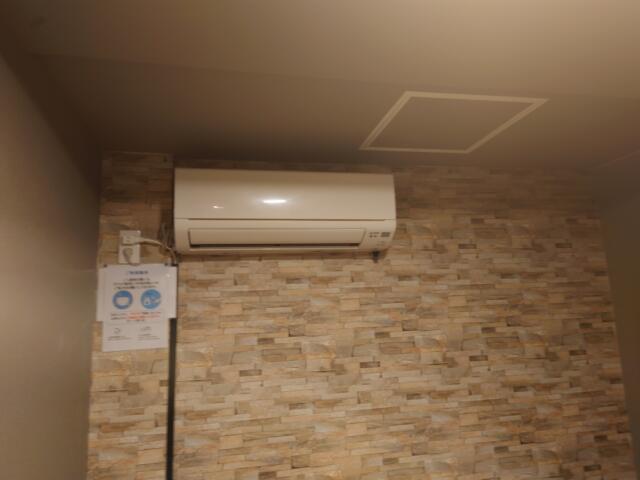 レンタルルーム バラ(荒川区/ラブホテル)の写真『１号室エアコン』by そこそこの人生
