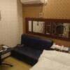 ホテル ステーション本店(台東区/ラブホテル)の写真『201号室、ベッドとソファー』by ビデ三郎