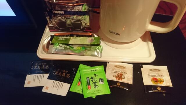 W-ARAMIS（アラミス）(新宿区/ラブホテル)の写真『202号室（飲み物備品コーヒー・お茶・黒ウーロン・紅茶・スティックティー各2）』by 格付屋