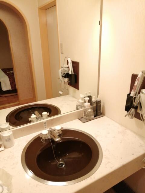 ホテル レスポアール(大牟田市/ラブホテル)の写真『302号室　洗面台（右）』by ボブオートン