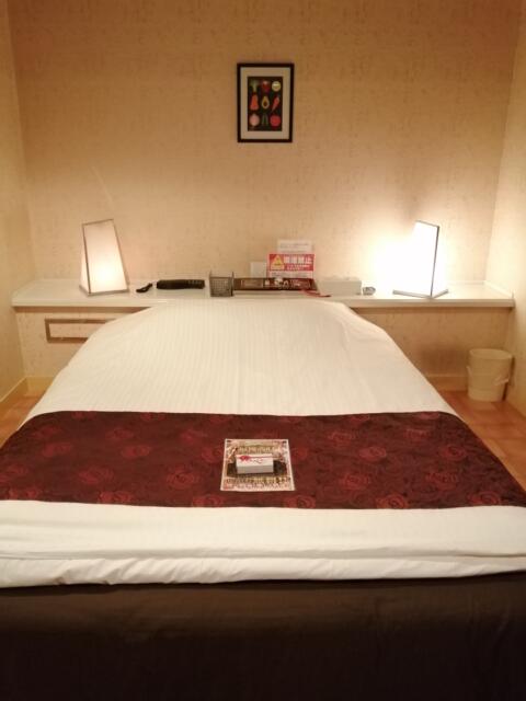 ホテル レスポアール(大牟田市/ラブホテル)の写真『302号室　ベッド全景』by ボブオートン