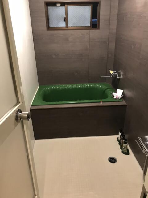 ホテルスマイル(豊島区/ラブホテル)の写真『203号室　浴室』by ま〜も〜る〜
