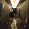 P-DOOR GOLD(台東区/ラブホテル)の写真『２階廊下』by なめろう
