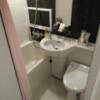 P-DOOR GOLD(台東区/ラブホテル)の写真『208号室 ユニットバス。トイレ、洗面所、バスタブ』by なめろう