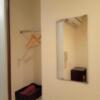 レンタルルーム オーロラ(荒川区/ラブホテル)の写真『205号室 クローゼットスペース・鏡』by タンスにゴンゴン