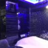 HOTEL GERBERA(ガーベラ)(豊島区/ラブホテル)の写真『602号室 お部屋入口から見た室内』by ACB48