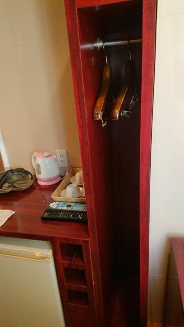 サンマリン(新宿区/ラブホテル)の写真『503号室、クローゼットと左は冷蔵庫』by ビデ三郎