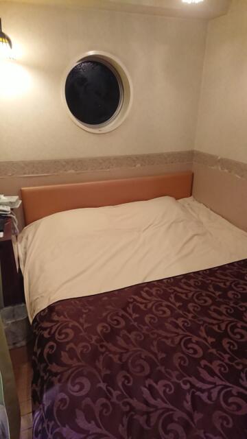 サンマリン(新宿区/ラブホテル)の写真『503号室、ベッド』by ビデ三郎