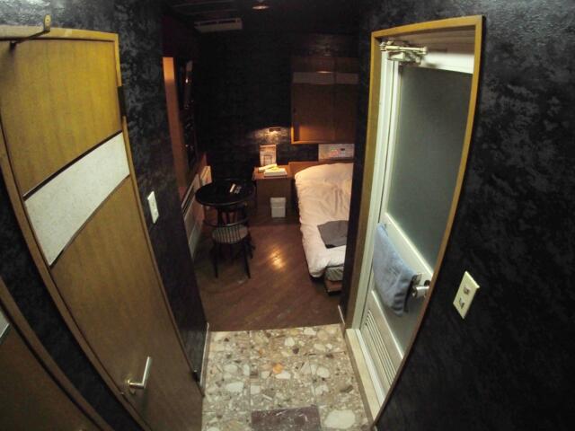 IMAGE２(立川市/ラブホテル)の写真『305号室 入口から部屋の中を見たところ』by koge