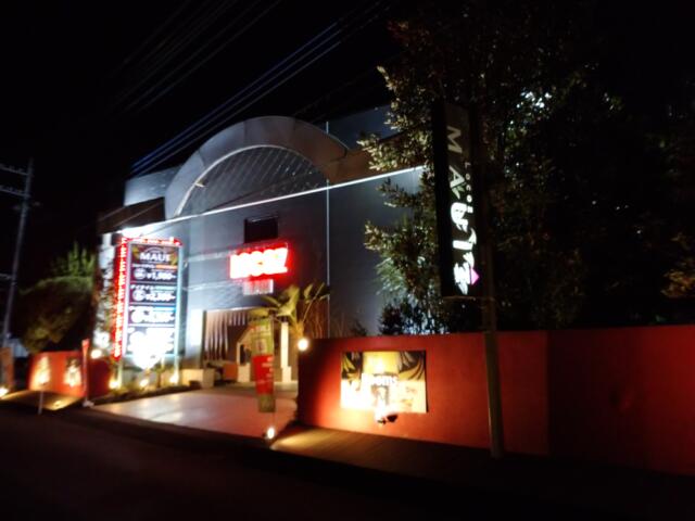 ロコズリゾートマウイ本庄(本庄市/ラブホテル)の写真『夜の外観』by YOSA69