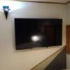 HOTEL 風々(ふふ)(新宿区/ラブホテル)の写真『108号室 ベッド足元の壁にテレビ』by なめろう