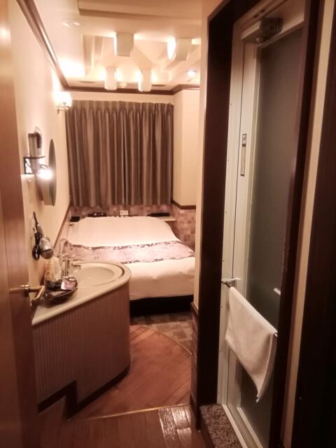 WILL CITY 浅草 ANNEX(台東区/ラブホテル)の写真『502号室、玄関から見た部屋です。(22,1)』by キジ