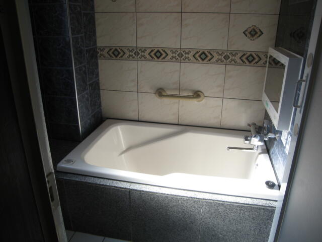 HOTEL 絆（きずな）(台東区/ラブホテル)の写真『406号室　浴室』by nognog