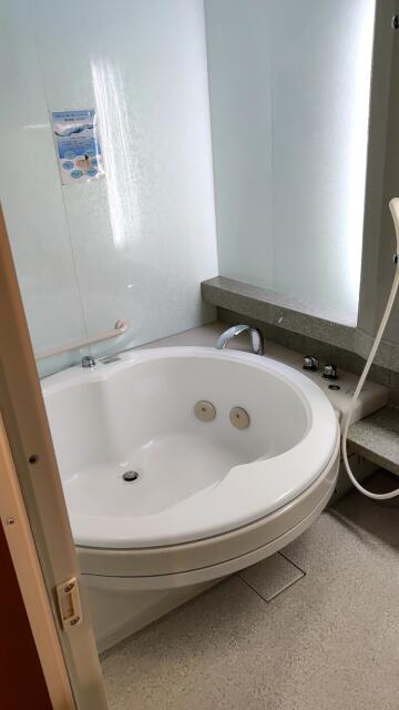 HOTEL ALLURE（アリュール）(渋谷区/ラブホテル)の写真『305号室、お風呂』by らくたろう