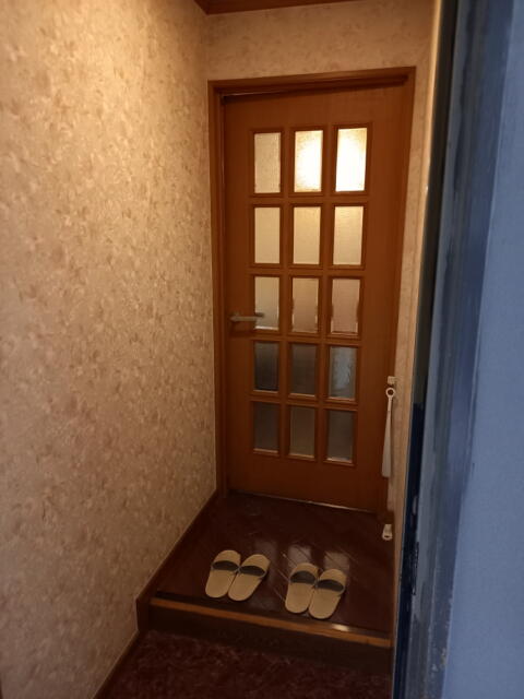 シェヌー(渋谷区/ラブホテル)の写真『402号室のくつぬぎ』by angler
